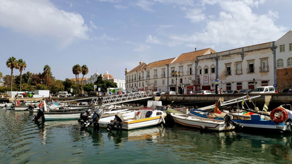 Faros Altstadt vom Boot aus