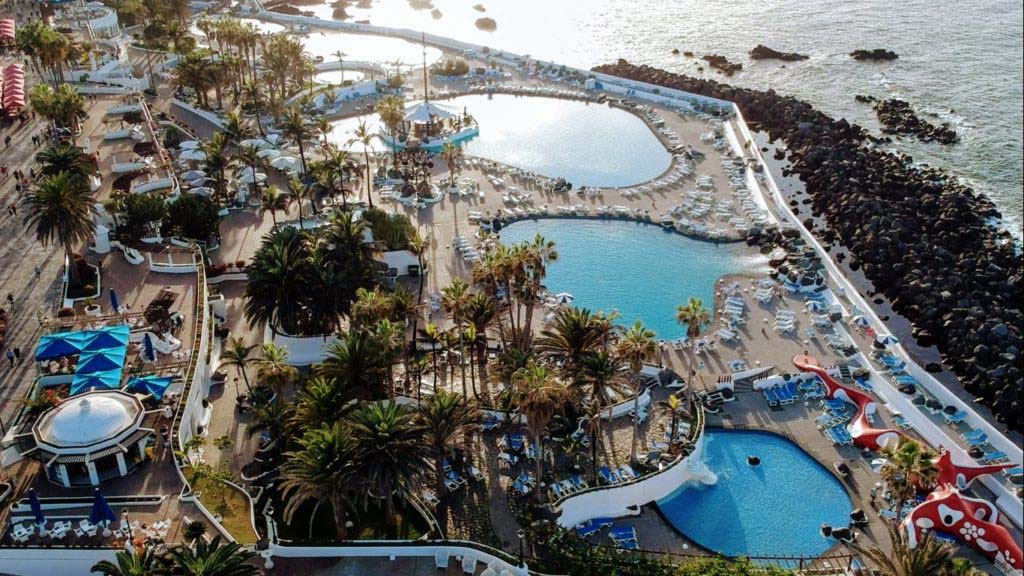 Lago Martiánez: the largest seawater swimming pool in Europe