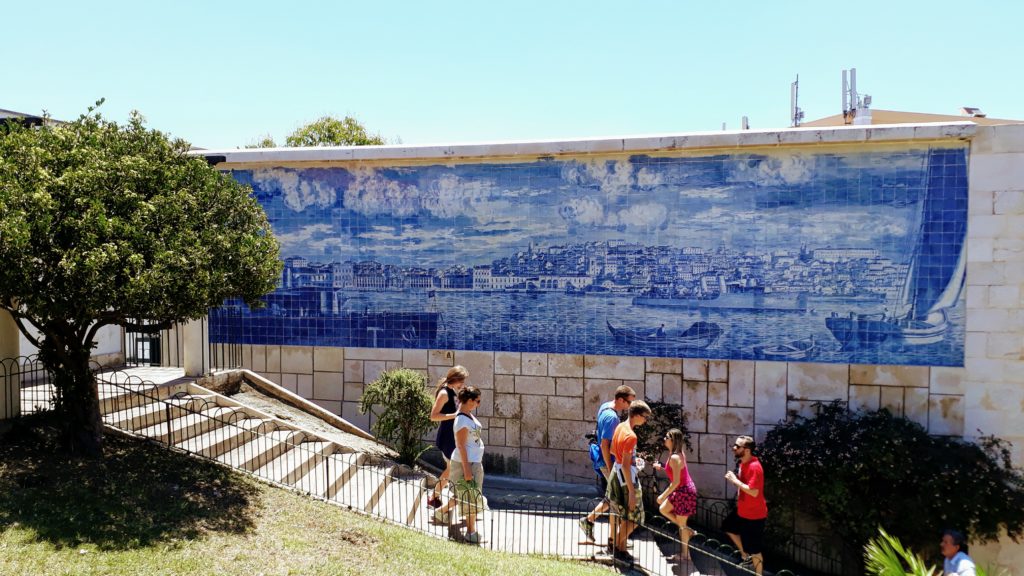 Azulejo en el Miradouro de Santa Luzia