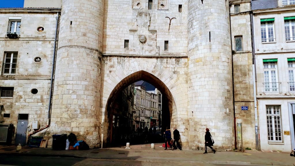 Porte de la Grosse Horloge