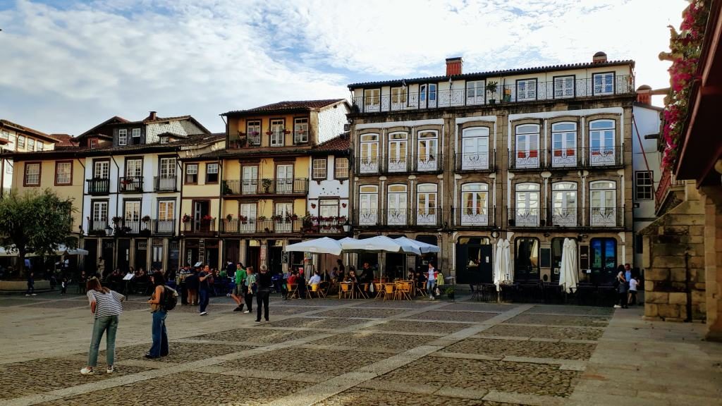 Largo da Oliveira in Guimarães
