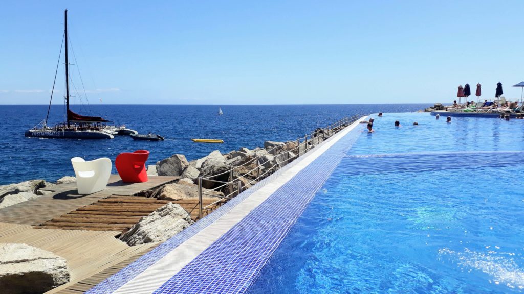 Infinity Pool der Marina Suites auf Gran Canaria