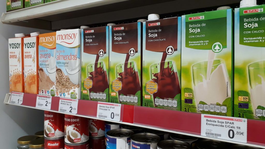 Vegane Hafer-, Mandel- und Soja-Milch bei Spar von Yosoy, monsoy (Bio) und der Spar-Eigenmarke 