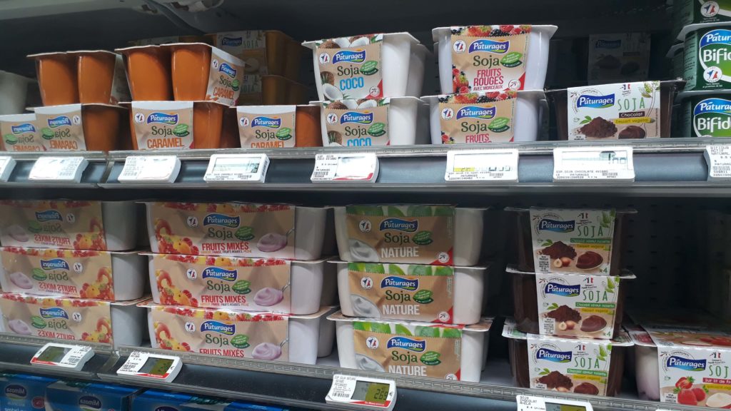 Vegane Joghurts und Puddings von der Eigenmarke