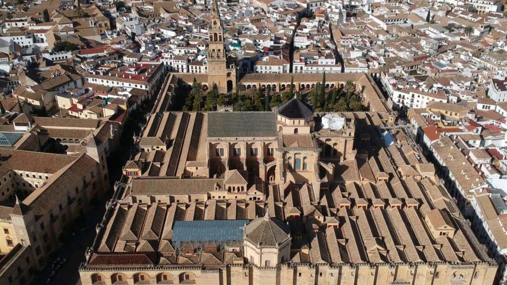 Mezquita-Catedral in Córdoba: Flächenmäßig die größte Kirche der Welt