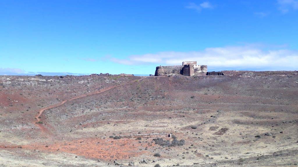 Castillo de Santa Bárbara on the crater rim of the volcano Guanapay
