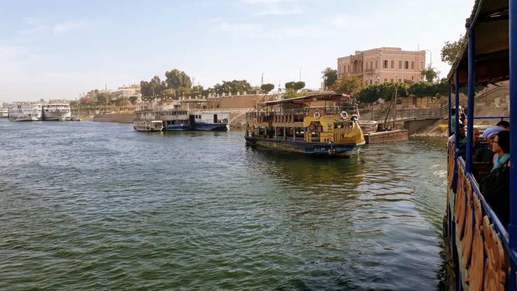 Ferry nacional en el Nilo