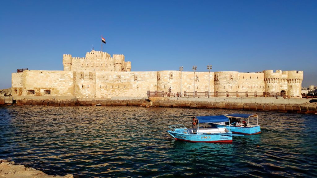 Ciudadela de Qaitbay en la costa mediterránea de Alejandría