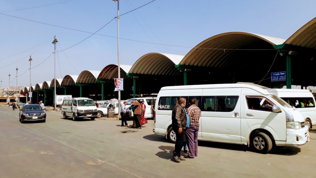 Estación de microbuses grande