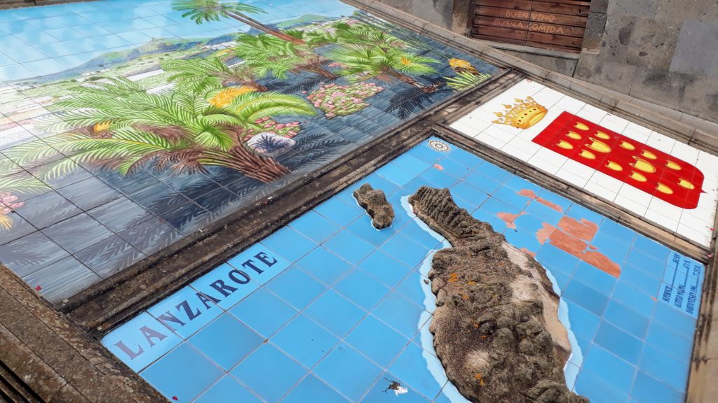 Modelo en relieve de Lanzarote en el Paseo de Gran Canaria en Firgas